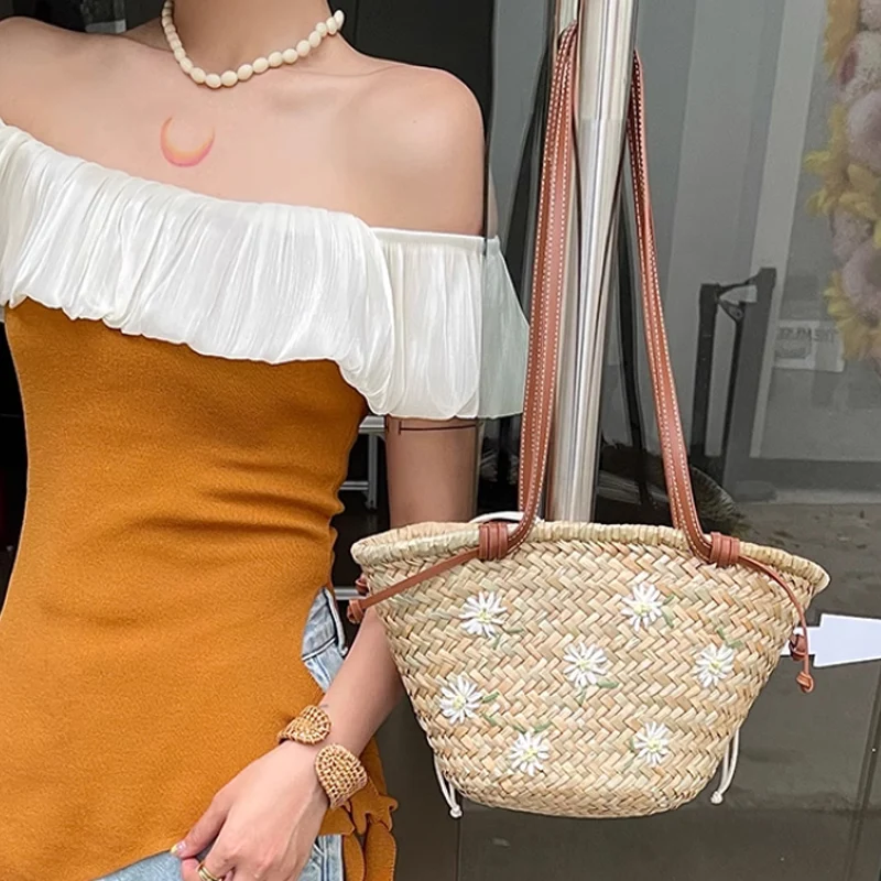 Casual Natural Straw Shoulder  - Embroidery Bali recensione e prezzo