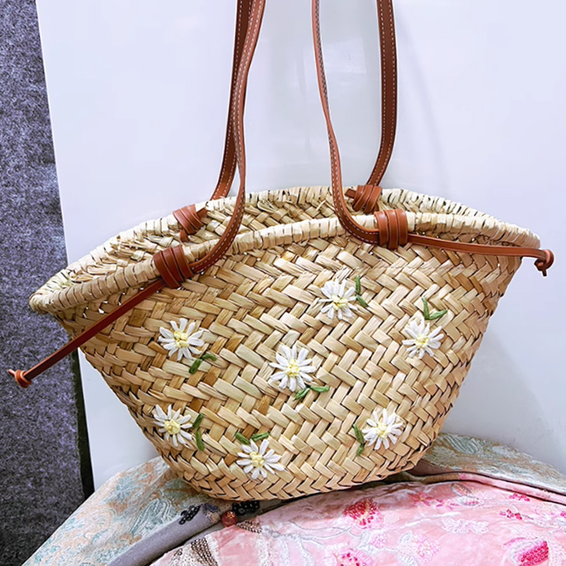 Casual Natural Straw Shoulder  - Embroidery Bali recensione e prezzo