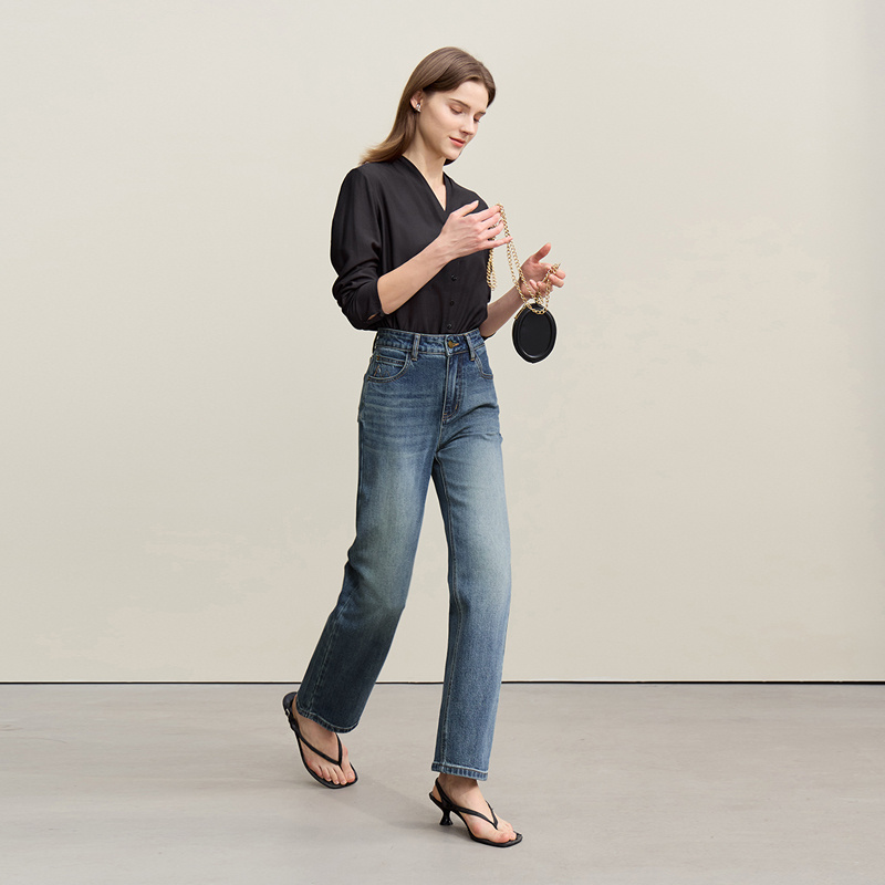 Amii Women's Jeans 2026 Summer - Embroidery Effect recensione e prezzo
