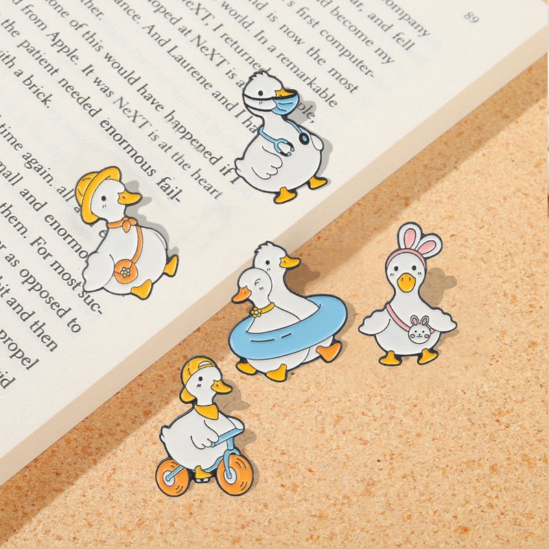 Pin Custom Goose Duck Shopping - Embroidery Love recensione e prezzo