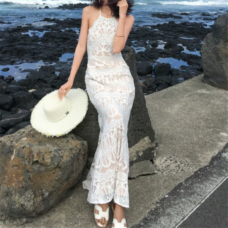 Lace Embroidery Elegant Women  - Embroidery Bali recensione e prezzo