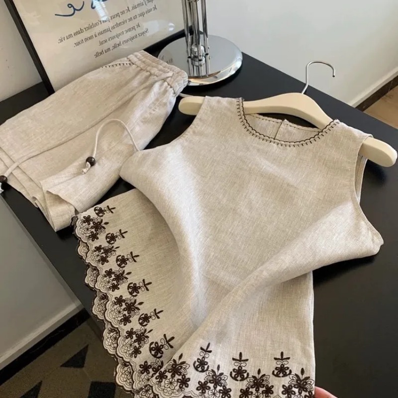 Simple Old Money Style Cotton  - Embroidery Uniforms recensione e prezzo