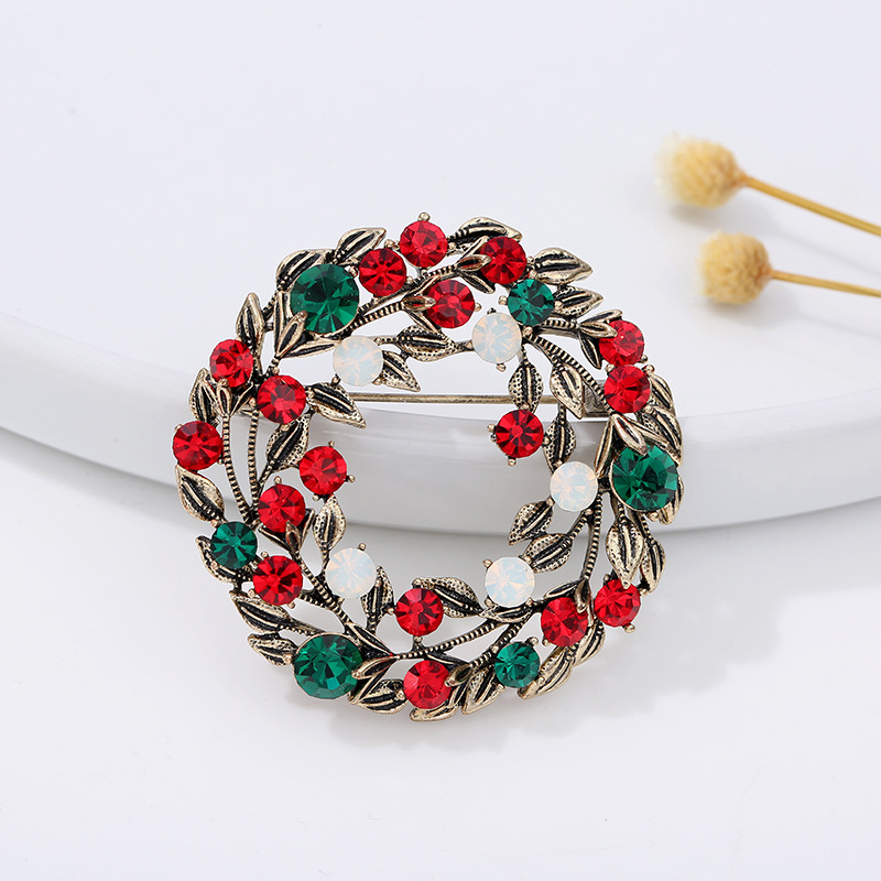 Christmas series jewelry brooc - Embroidery Eyebrow recensione e prezzo