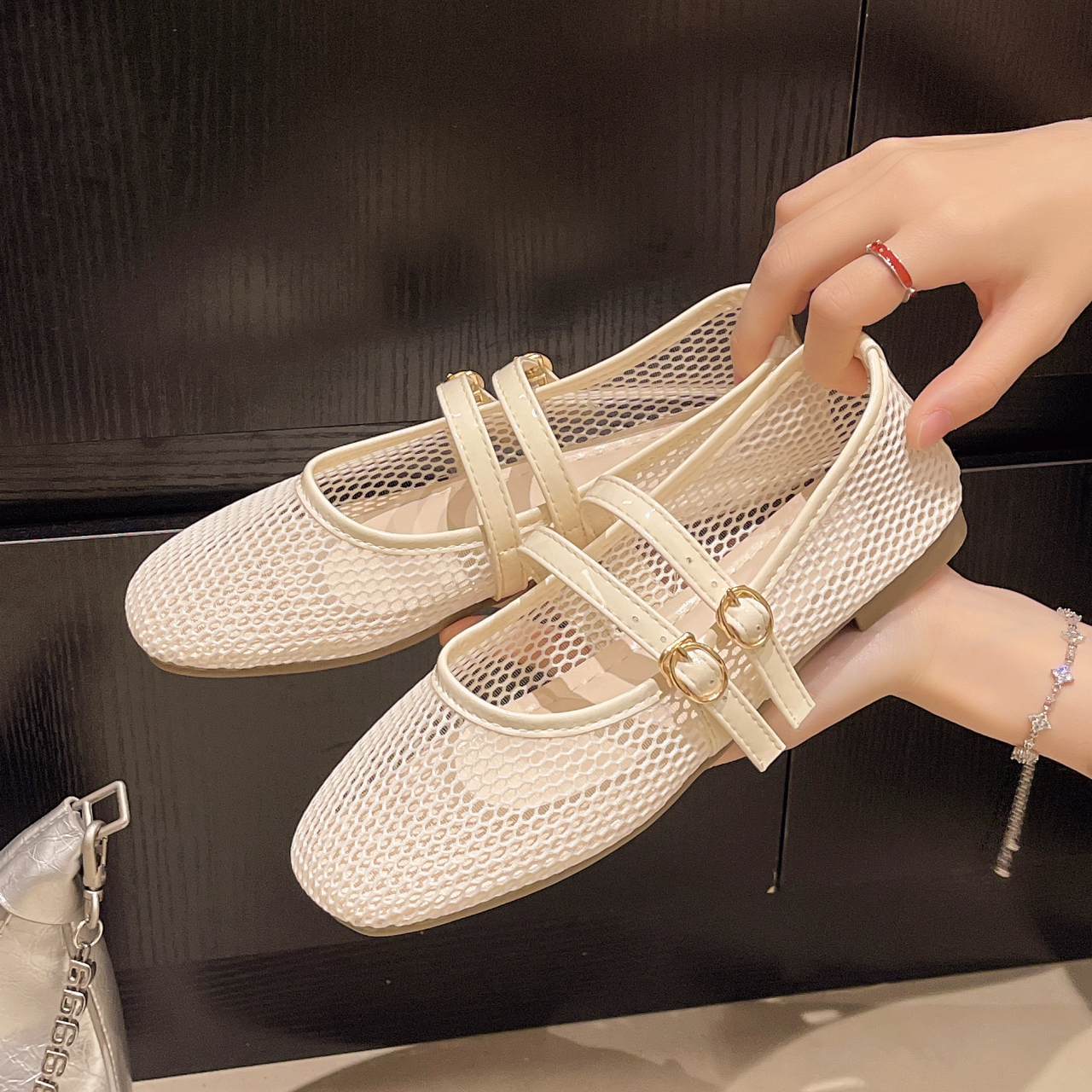 Breathable Women's Shallow-mou - Embroidery Flat Shoes recensione e prezzo