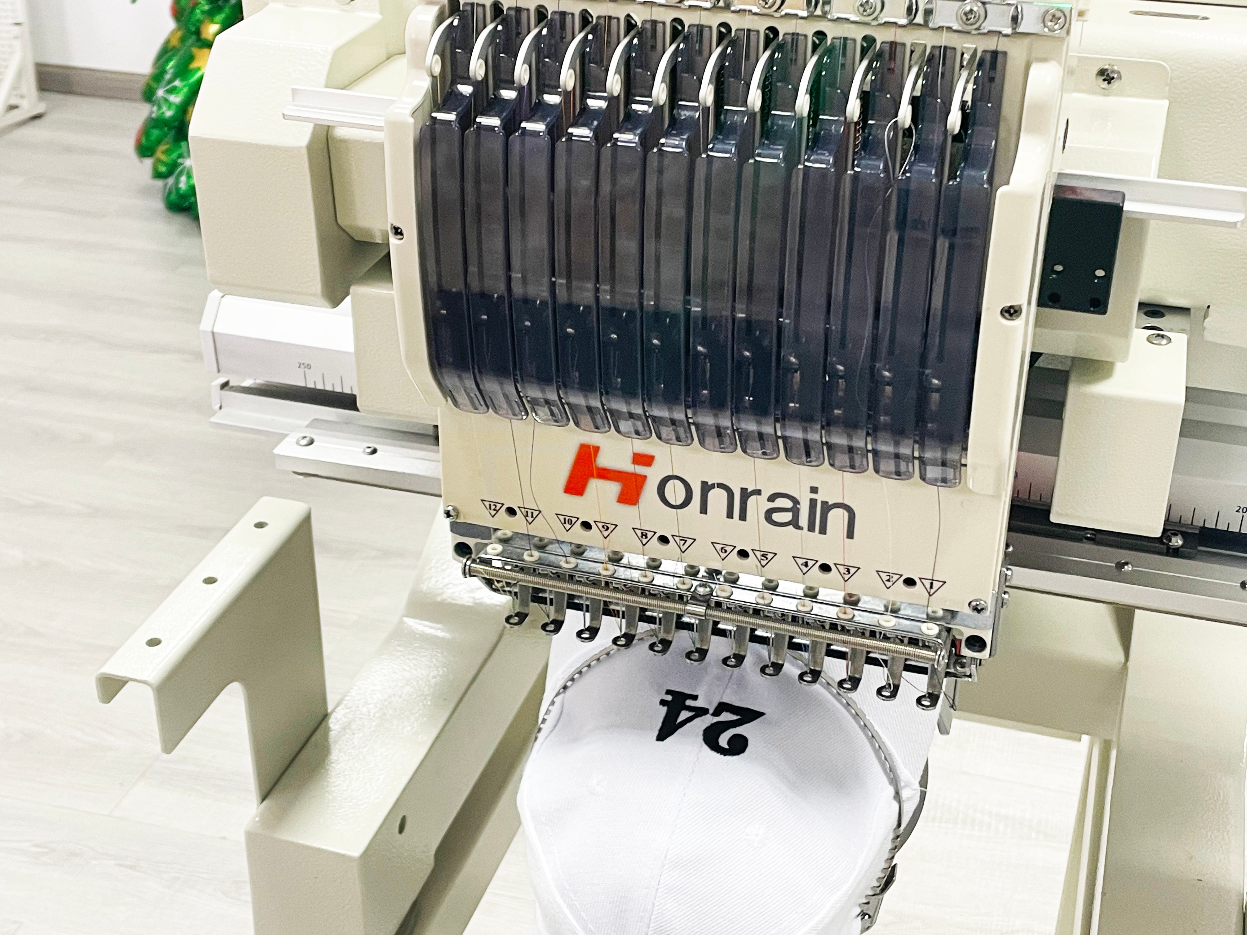 China Hot Sale High Quality Au - Embroidery Machine China recensione e prezzo