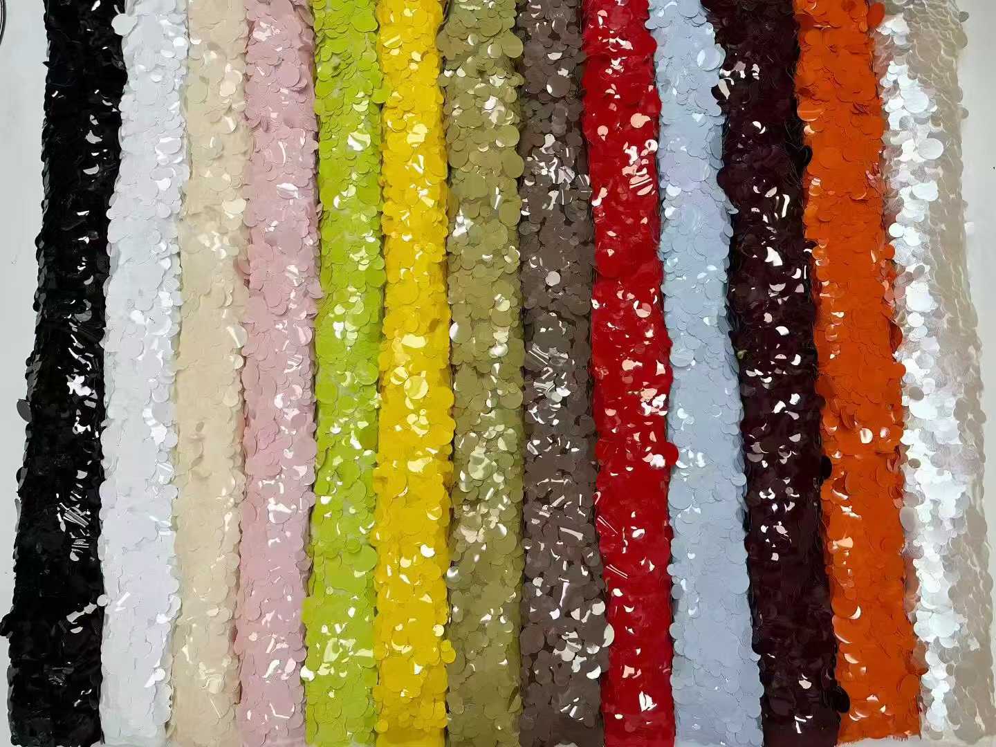 Madison-African Rose 3D Sequin - Embroidery Net Fabric recensione e prezzo