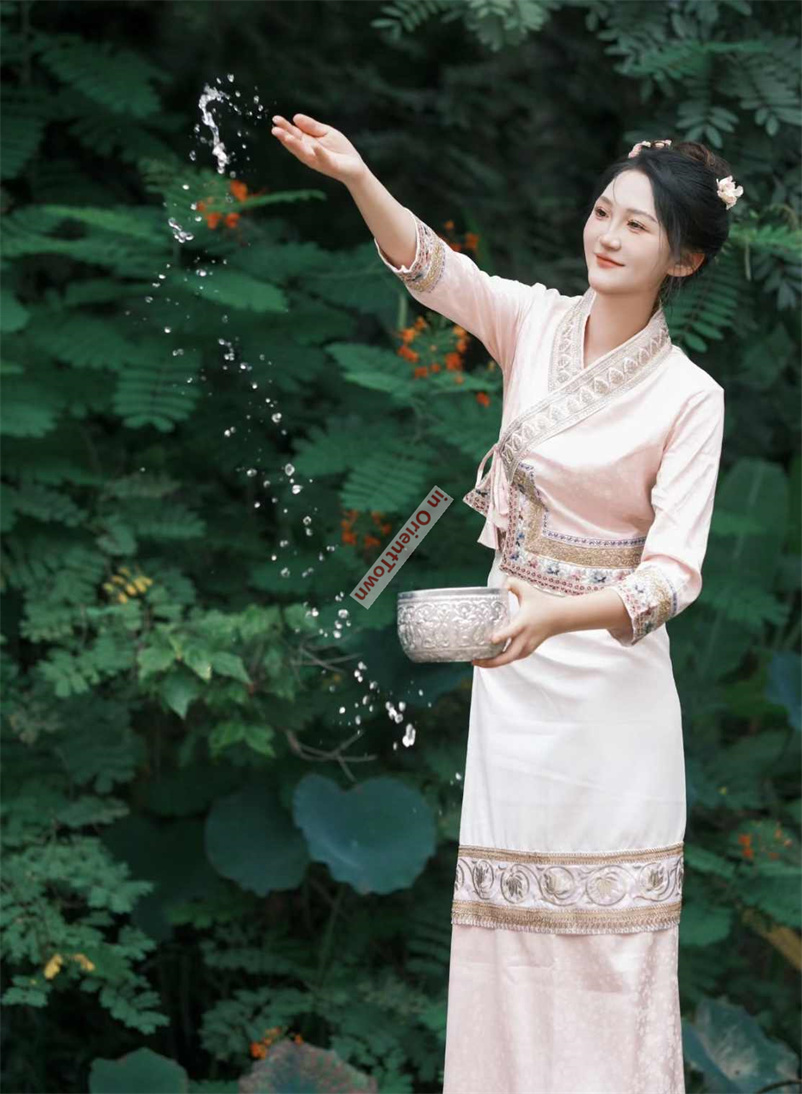 Yunnan Xishuangbanna Dai Tradi - Embroidery Effect recensione e prezzo