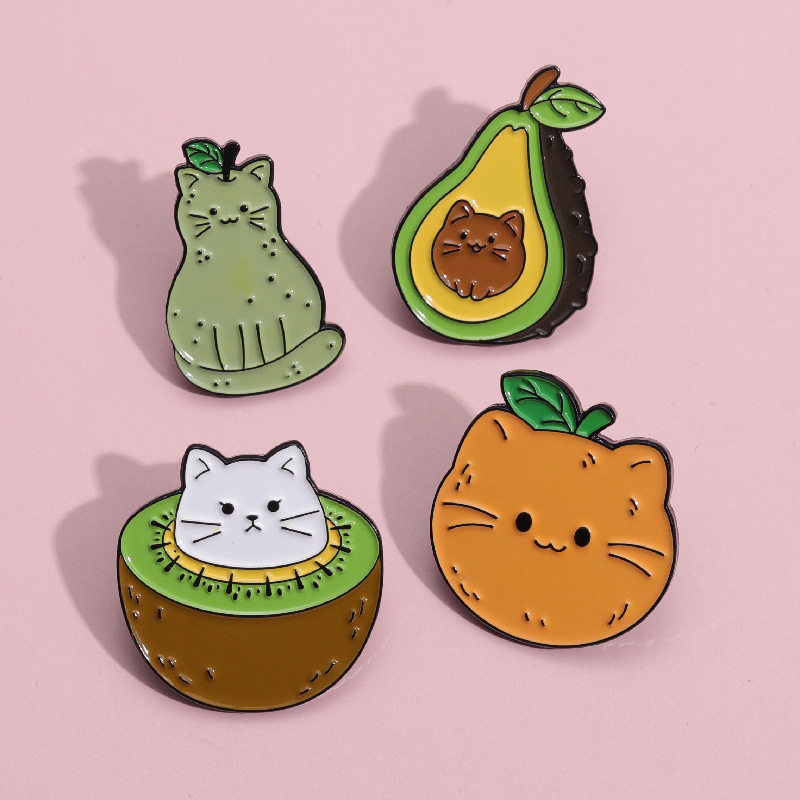 Cute Cat Brooch Cat Club Swan  - Embroidery Love recensione e prezzo