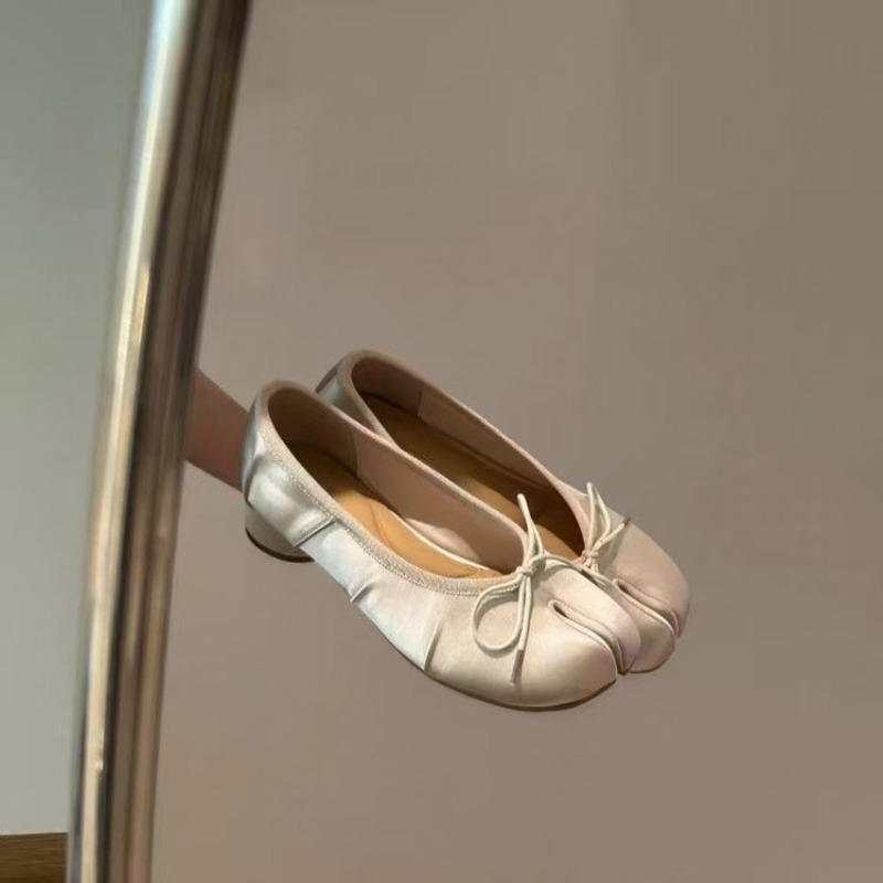 Sweet Bow Women's Spring 2026  - Embroidery Flat Shoes recensione e prezzo