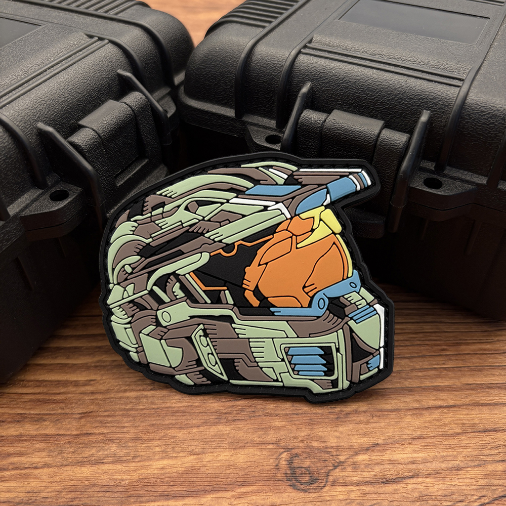 A Helmet-Wearing Pattern Pvc S - Embroidery Effect recensione e prezzo