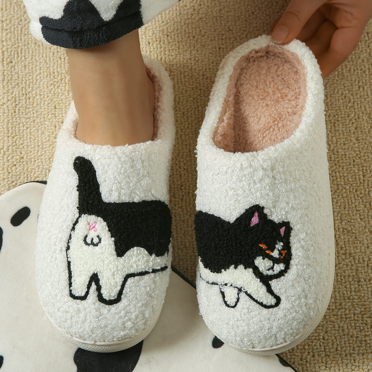 Winter Plush Cute Dachshund Em - Embroidery Garments recensione e prezzo