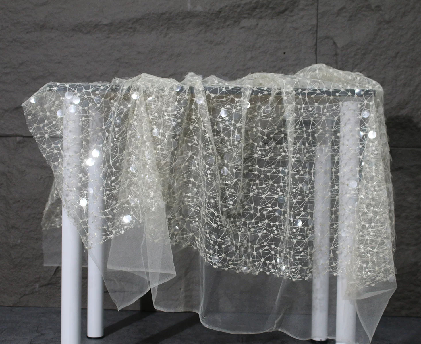 1yard Sequin embroidery thread - Embroidery Net Fabric recensione e prezzo